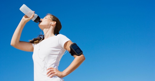 drinking water while running